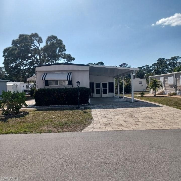 27586 Hale DR BONITA SPRINGS, FL 34135