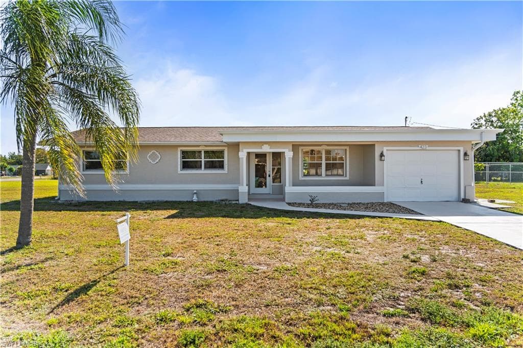 423 14th PL CAPE CORAL, FL 33909