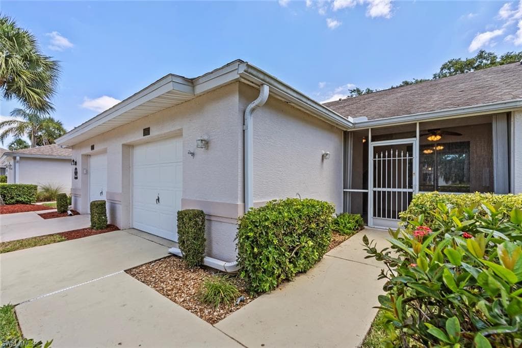 20657 Country Barn DR ESTERO, FL 33928