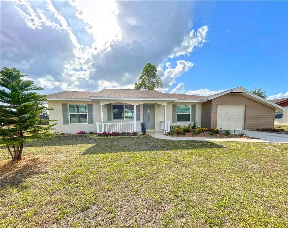 1425 Alwynne DR LEHIGH ACRES, FL 33936