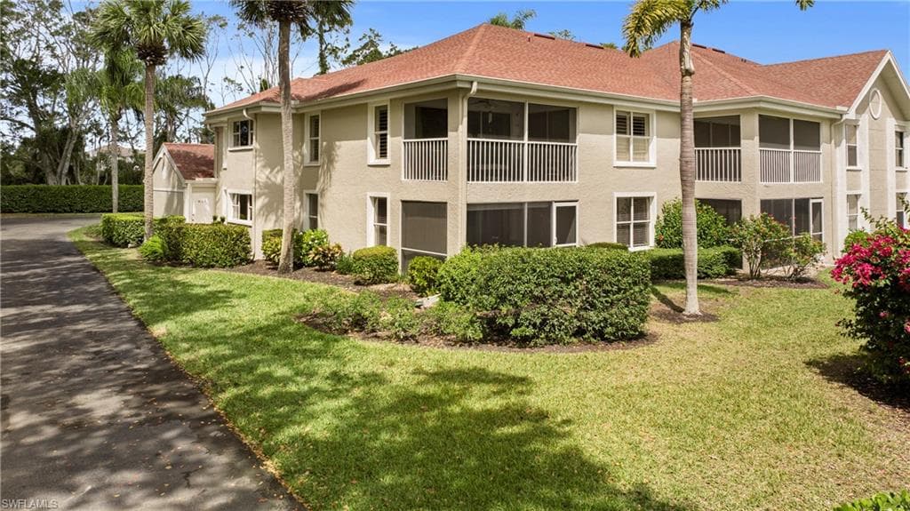 9828 Luna CIR H104 NAPLES, FL 34109