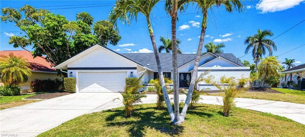 205 SW 42nd TER CAPE CORAL, FL 33914