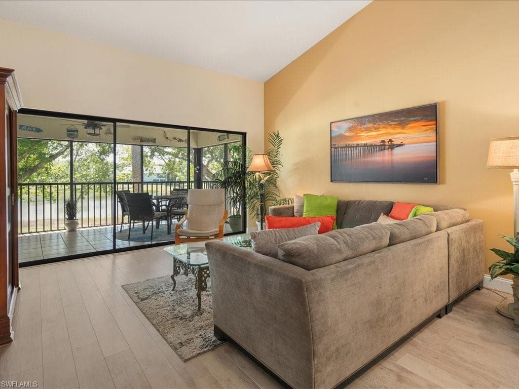 1806 Kings Lake BLVD 4 NAPLES, FL 34112