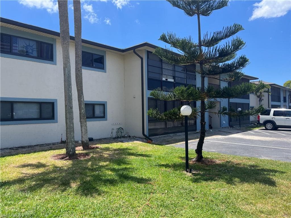 17426 Birchwood LN 8 FORT MYERS, FL 33908