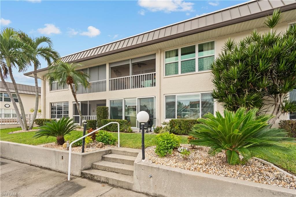 4211 SE 19th PL 2E CAPE CORAL, FL 33904
