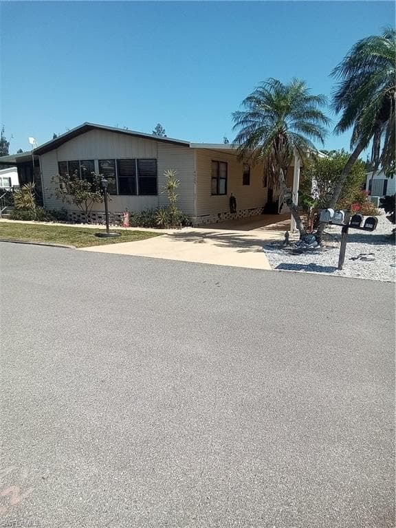4925 Porky LN ST. JAMES CITY, FL 33956