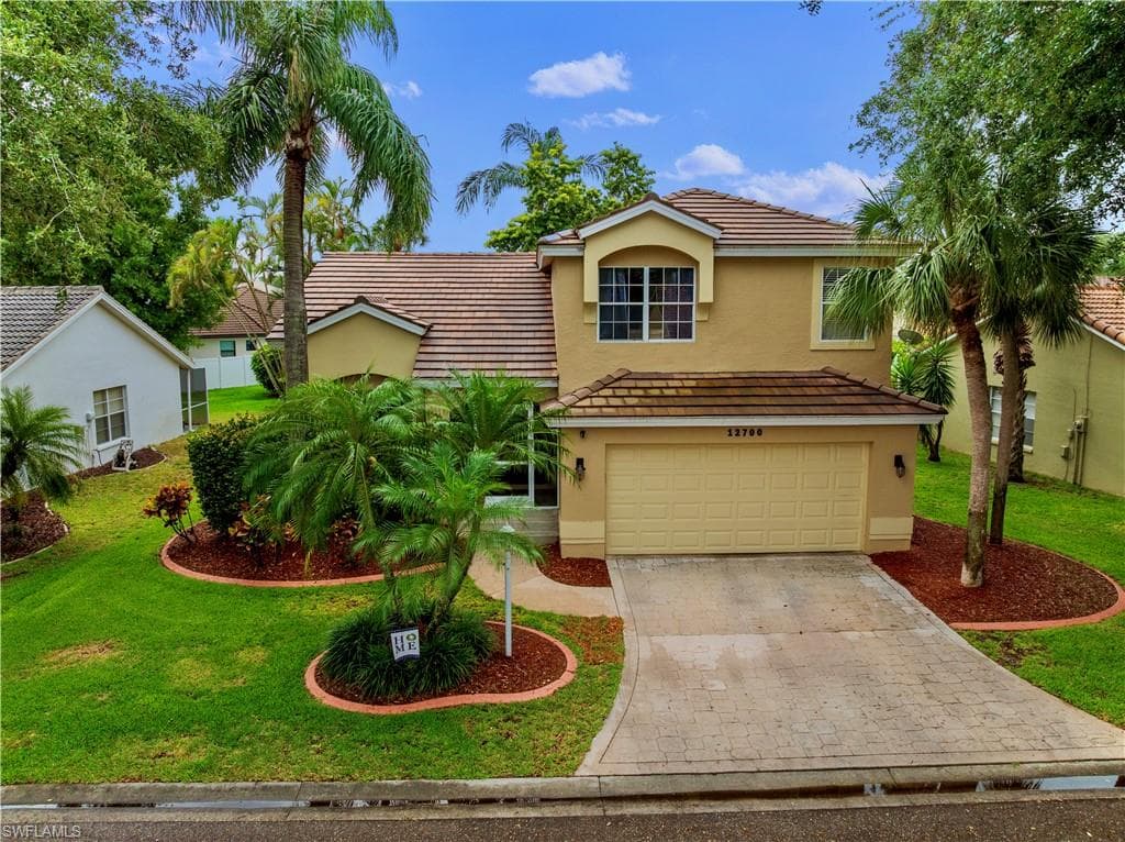 12700 Eagle Pointe CIR FORT MYERS, FL 33913