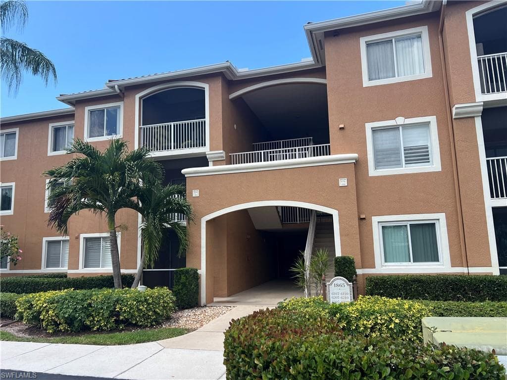 1865 Florida Club DR 6108 NAPLES, FL 34112
