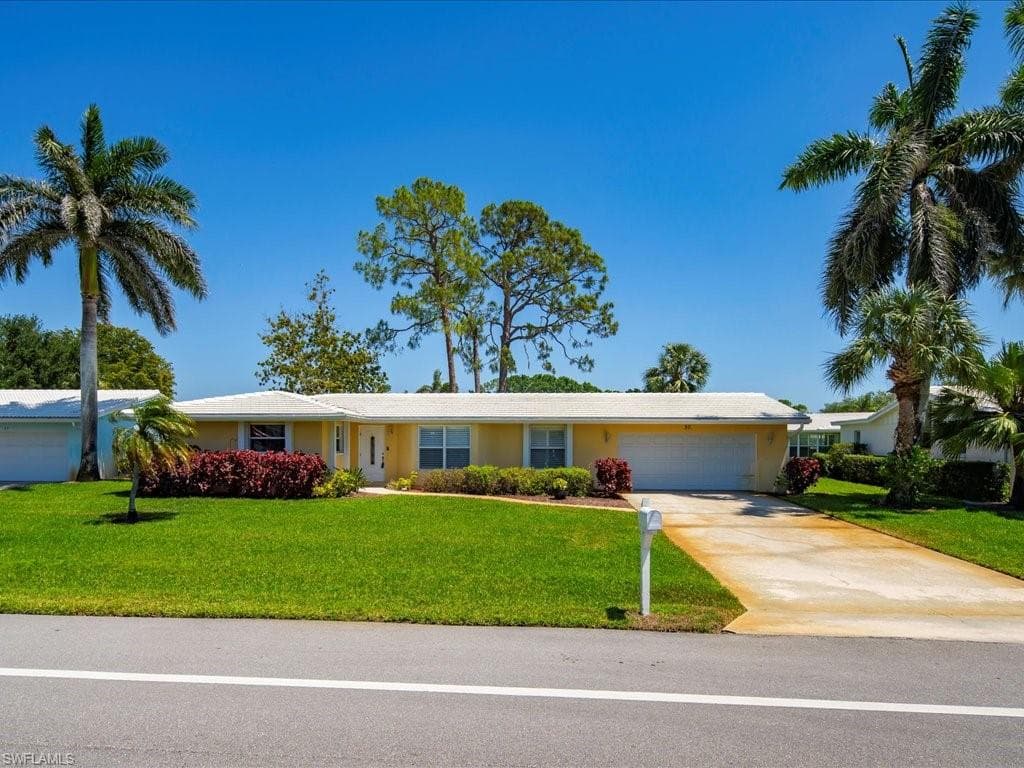 30 Hawaii BLVD 30 NAPLES, FL 34112