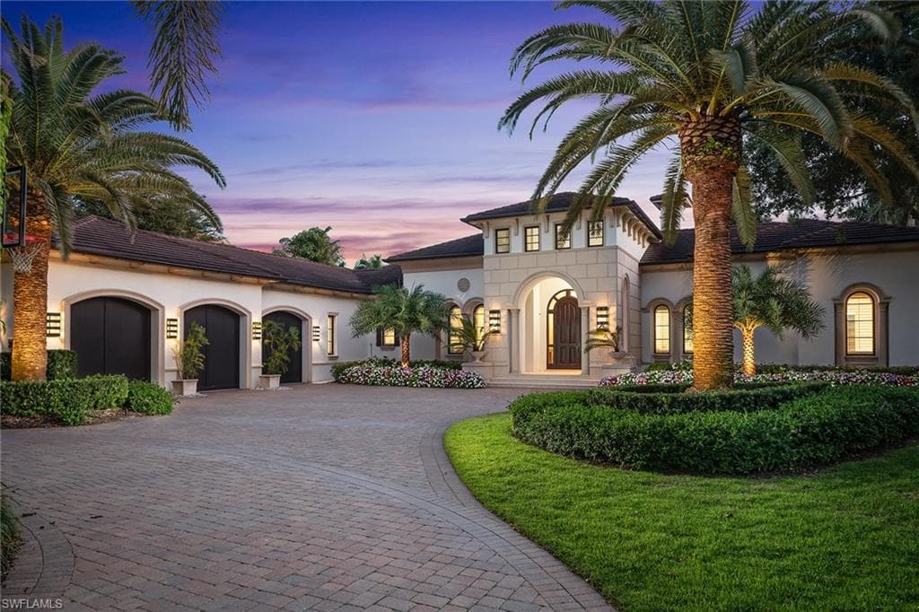 2562 Escada CT NAPLES, FL 34109