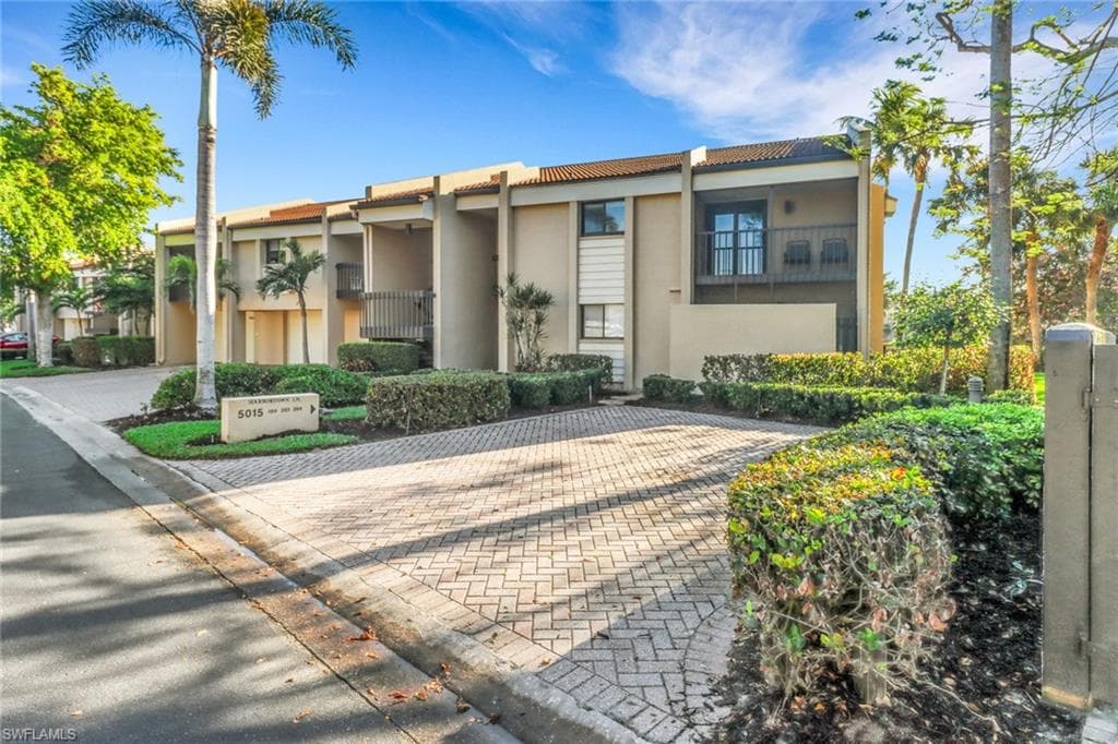 5015 Harbortown LN 104 FORT MYERS, FL 33919