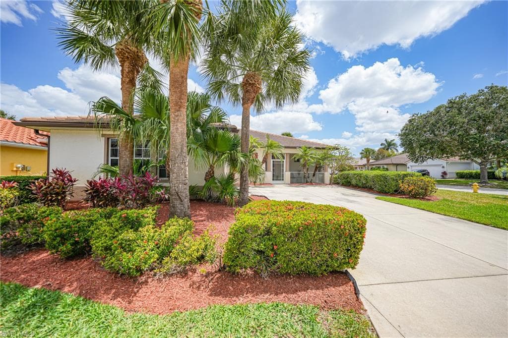 11700 Pine Timber LN FORT MYERS, FL 33913