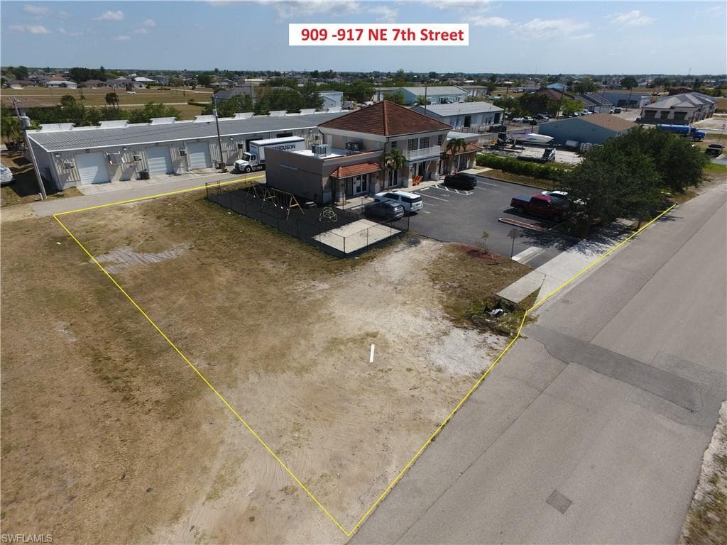 909 - 917 NE 7th ST CAPE CORAL, FL 33909