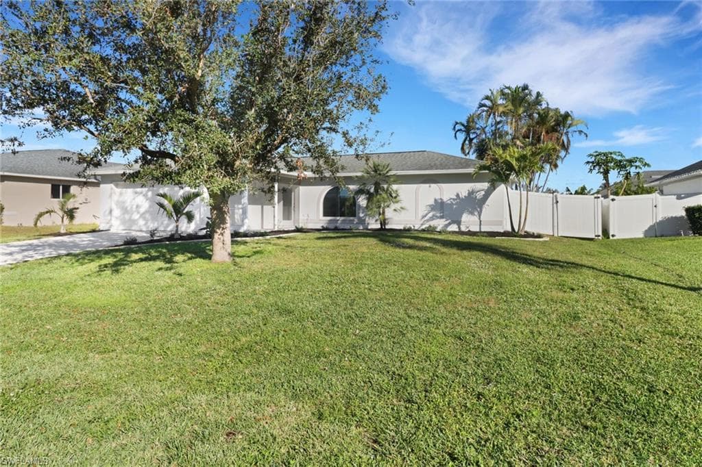 917 SW 6th PL CAPE CORAL, FL 33991