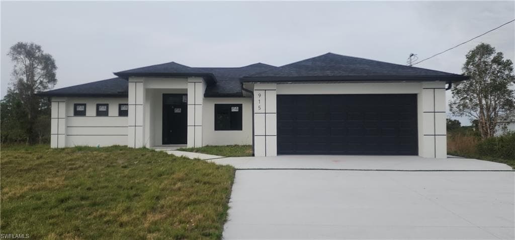 915 Panda DR LEHIGH ACRES, FL 33974