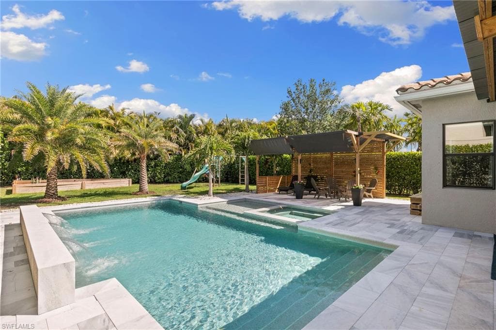 4045 Nova LN NAPLES, FL 34119