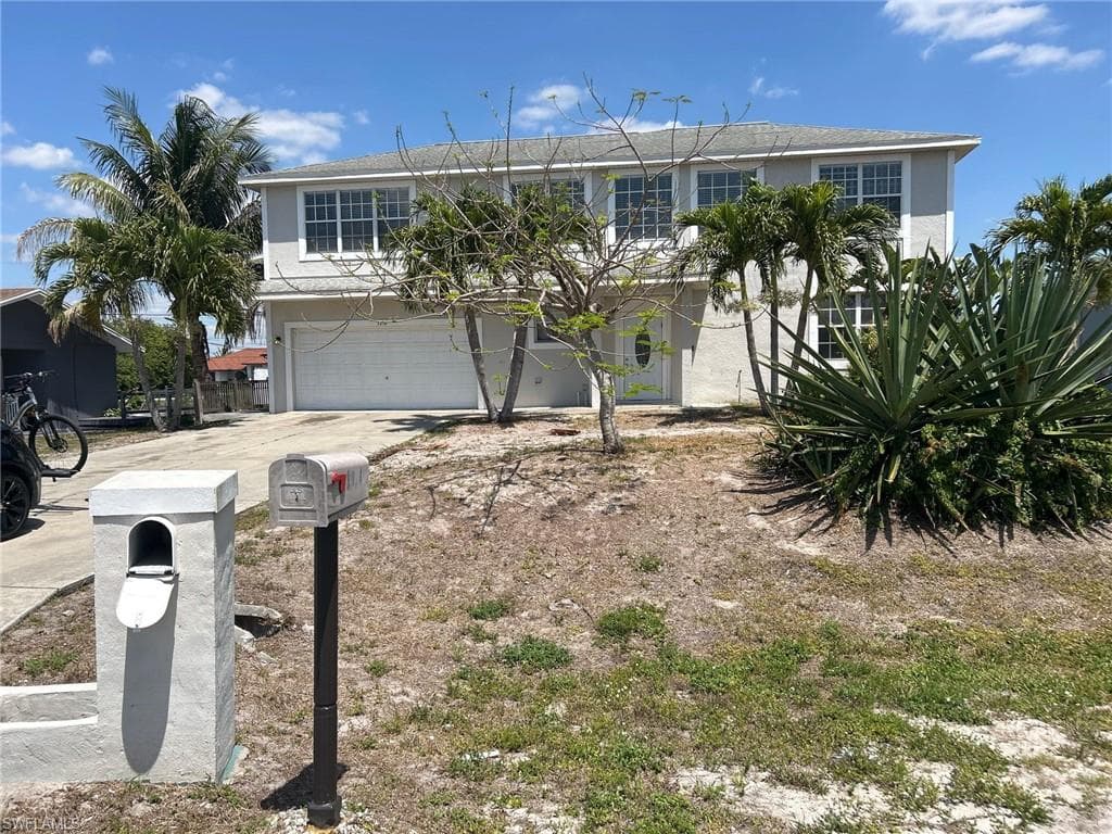 3216 36th ST SW LEHIGH ACRES, FL 33976