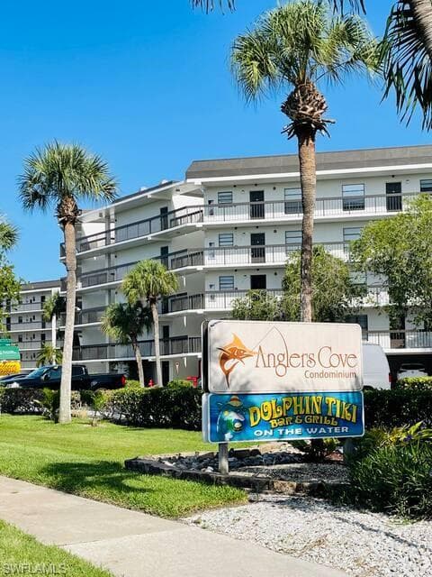 995 Anglers CV N404 MARCO ISLAND, FL 34145