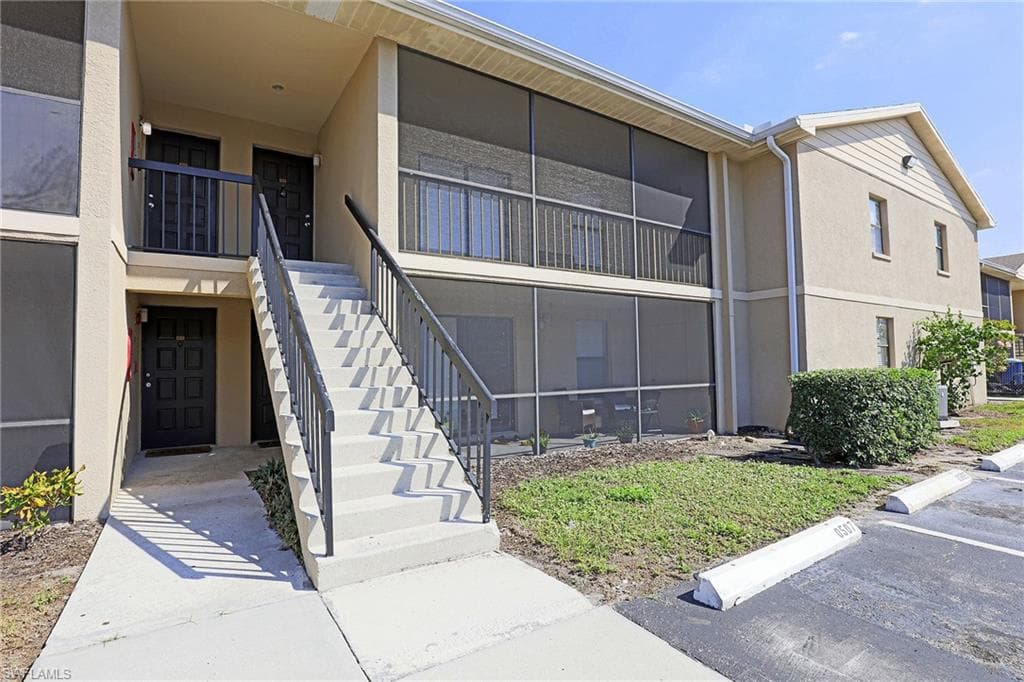 5305 Summerlin RD 512 FORT MYERS, FL 33919