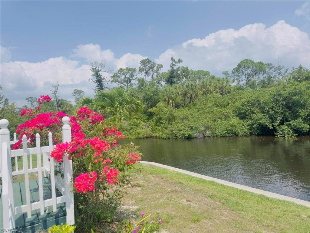 20518 Tahitian BLVD ESTERO, FL 33928