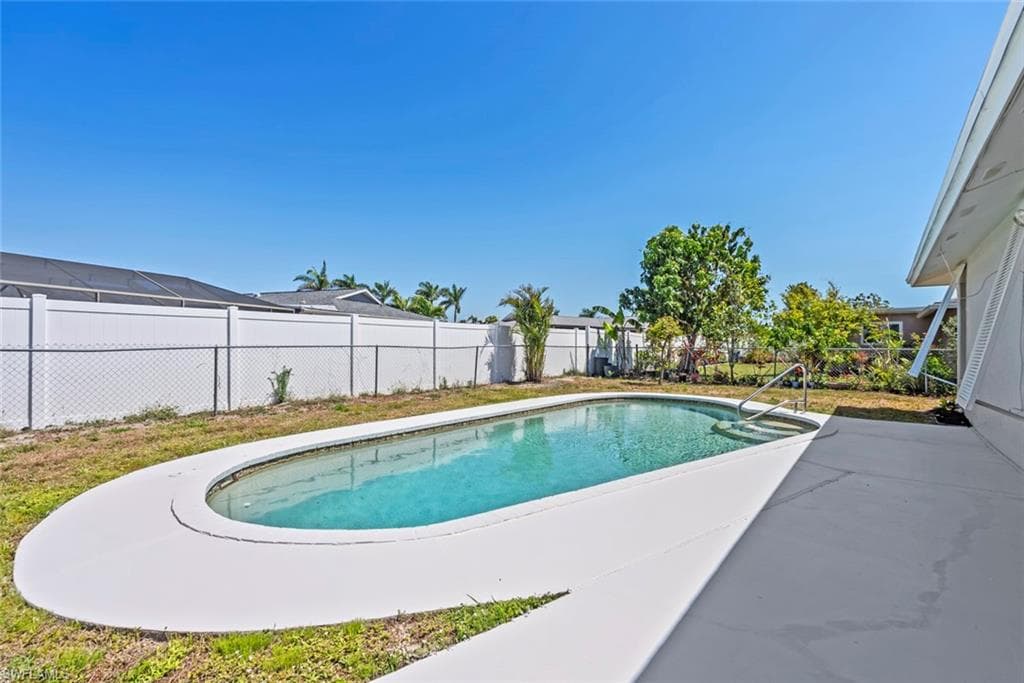 6874 Carmelle DR FORT MYERS, FL 33919