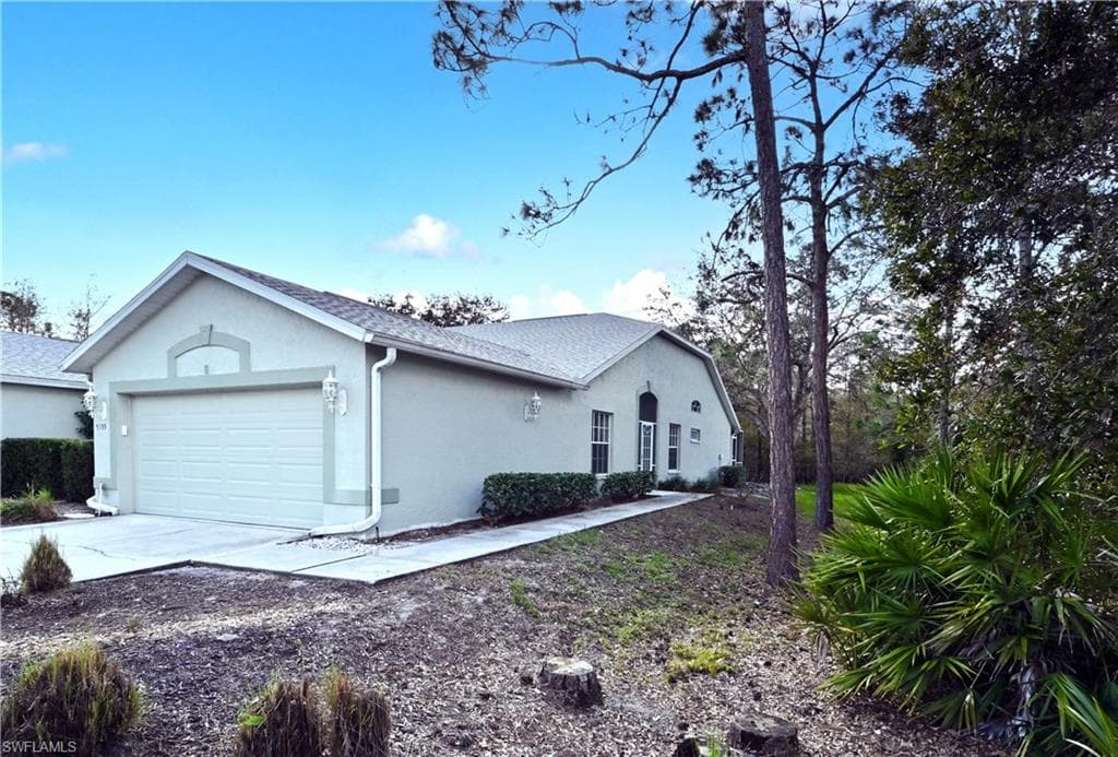 5355 Whitten DR 90 NAPLES, FL 34104