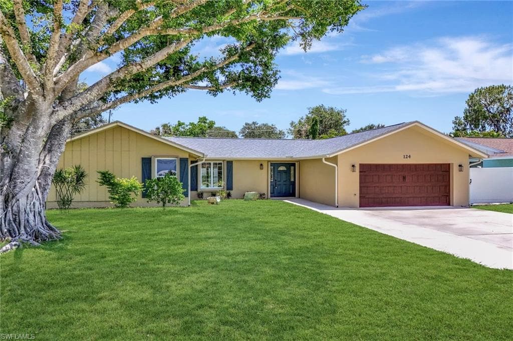 124 Flame Vine DR NAPLES, FL 34110