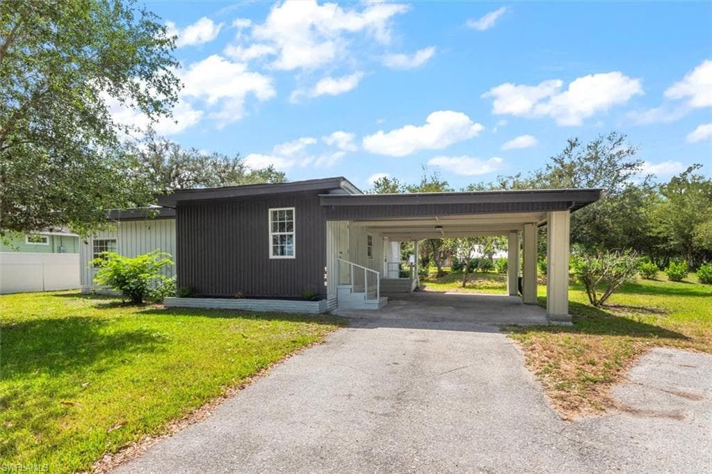 120 College ST LABELLE, FL 33935