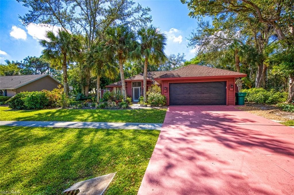 2490 Outrigger LN NAPLES, FL 34104