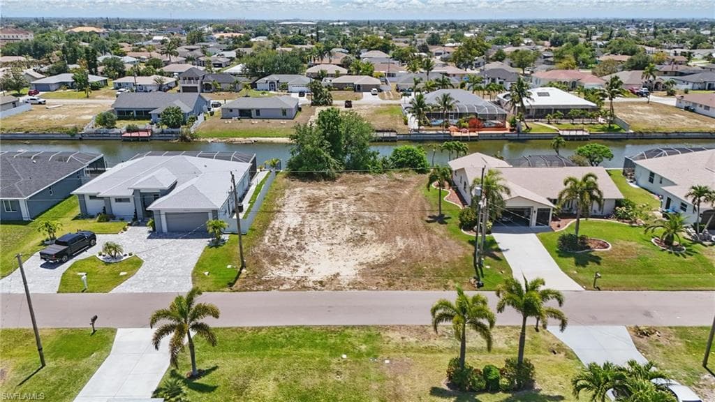 1426 2nd TER CAPE CORAL, FL 33909