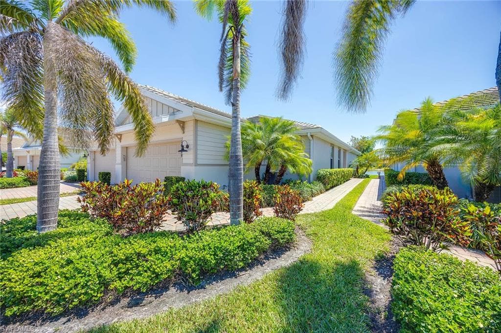 14799 Edgewater CIR NAPLES, FL 34114