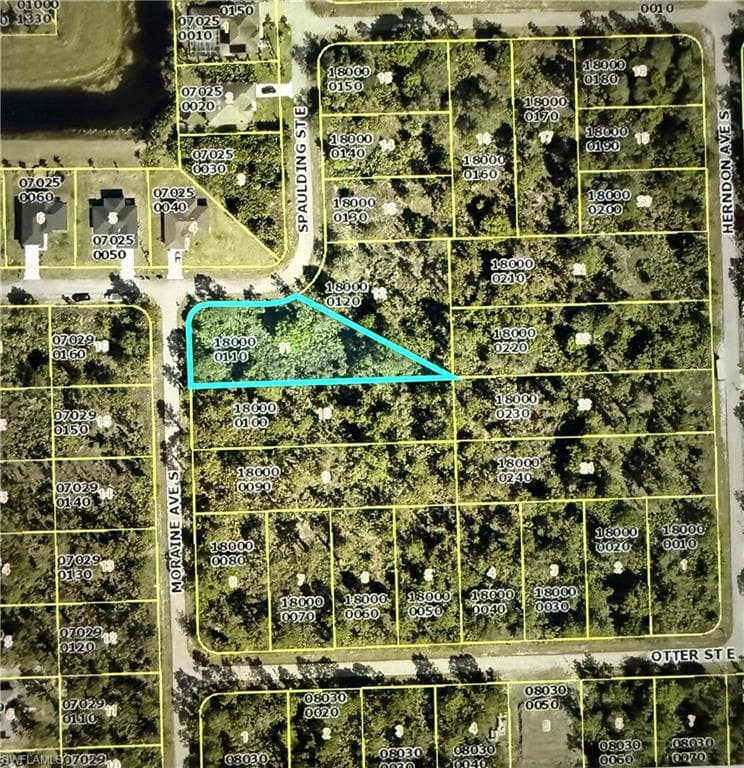 181 S Moraine AVE LEHIGH ACRES, FL 33974
