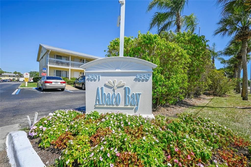 4603 Bayshore DR F9 NAPLES, FL 34112