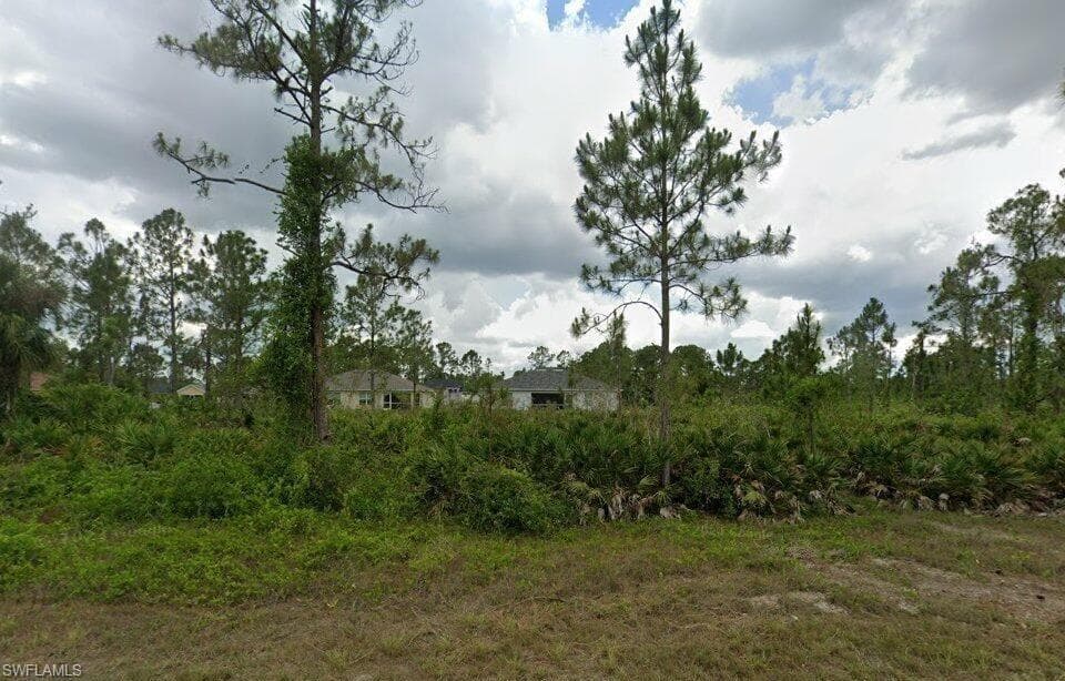 2713 19th ST W LEHIGH ACRES, FL 33971