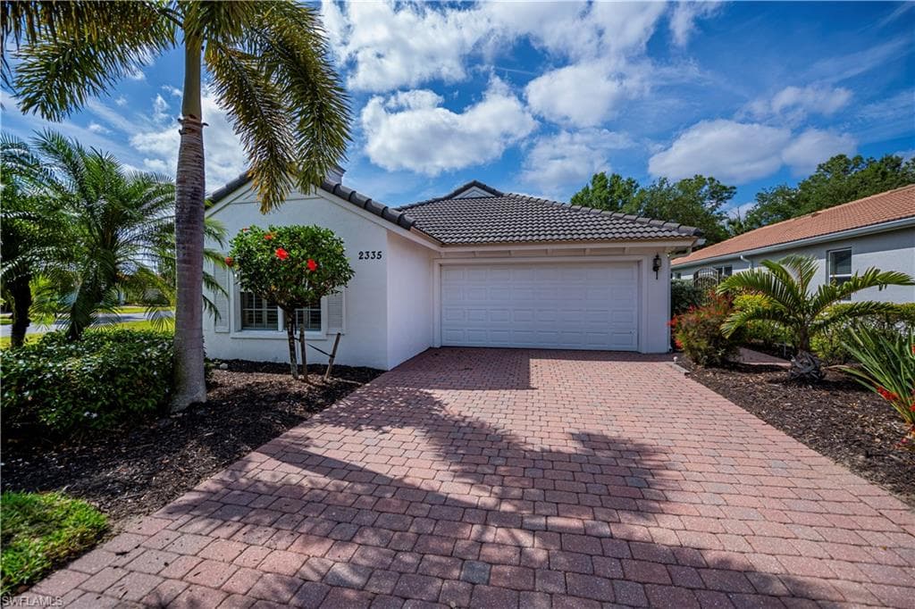 2335 Summersweet DR ALVA, FL 33920
