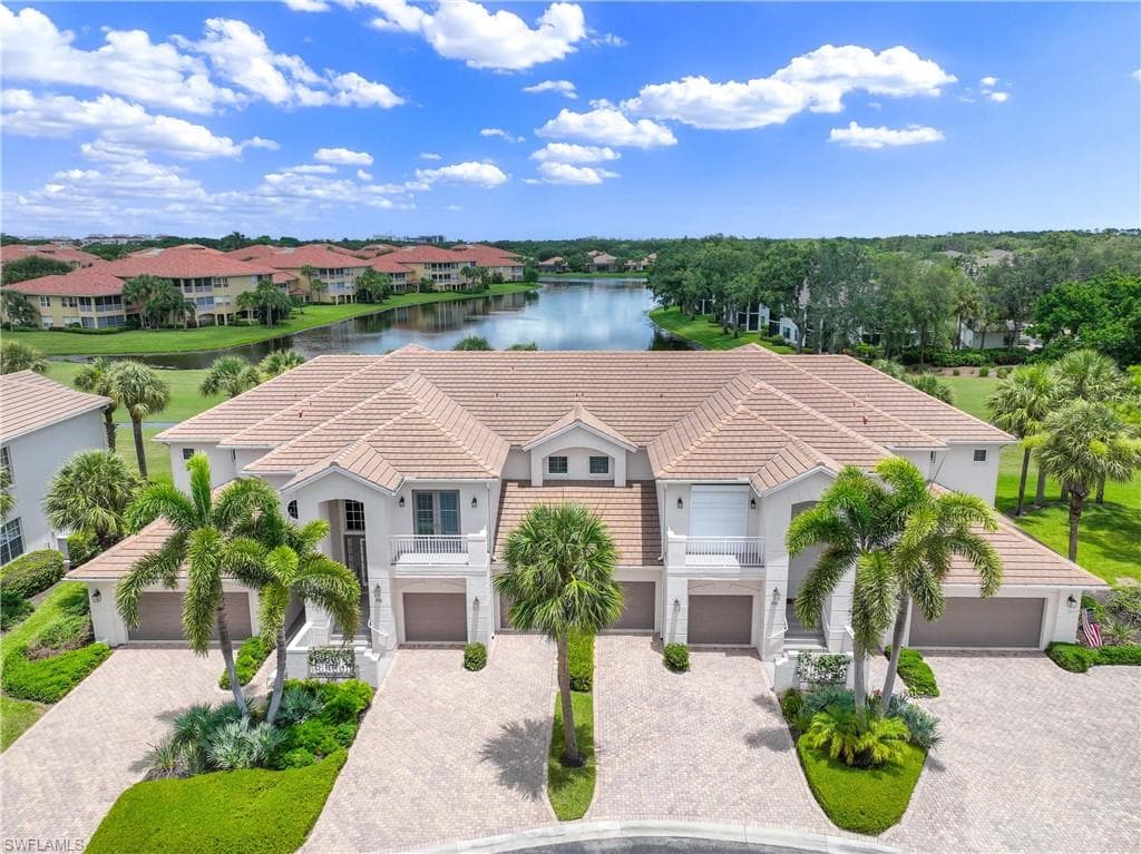 2325 Mont Claire DR 201 NAPLES, FL 34109