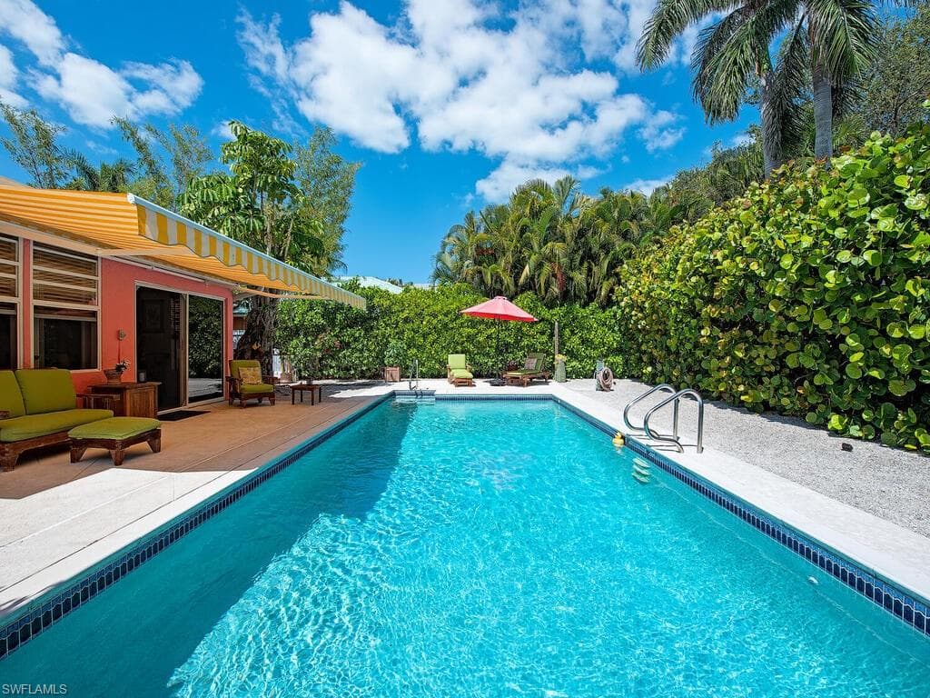 1055 8th AVE N NAPLES, FL 34102