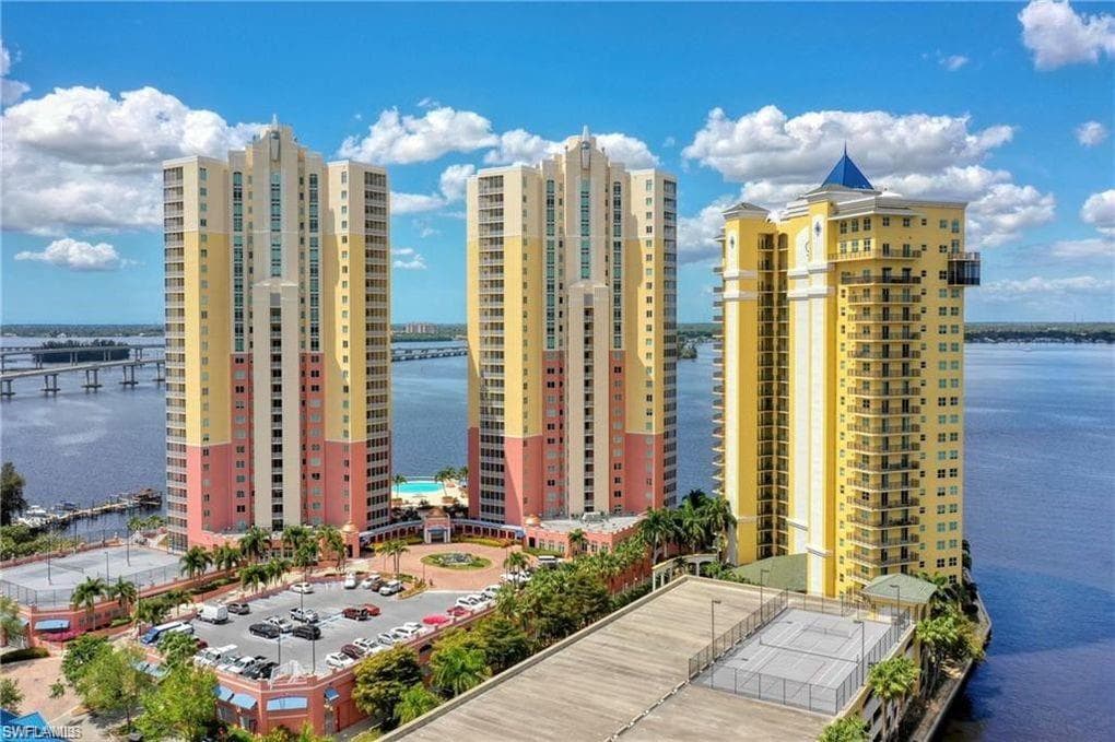 2797 1st ST 2202 FORT MYERS, FL 33916
