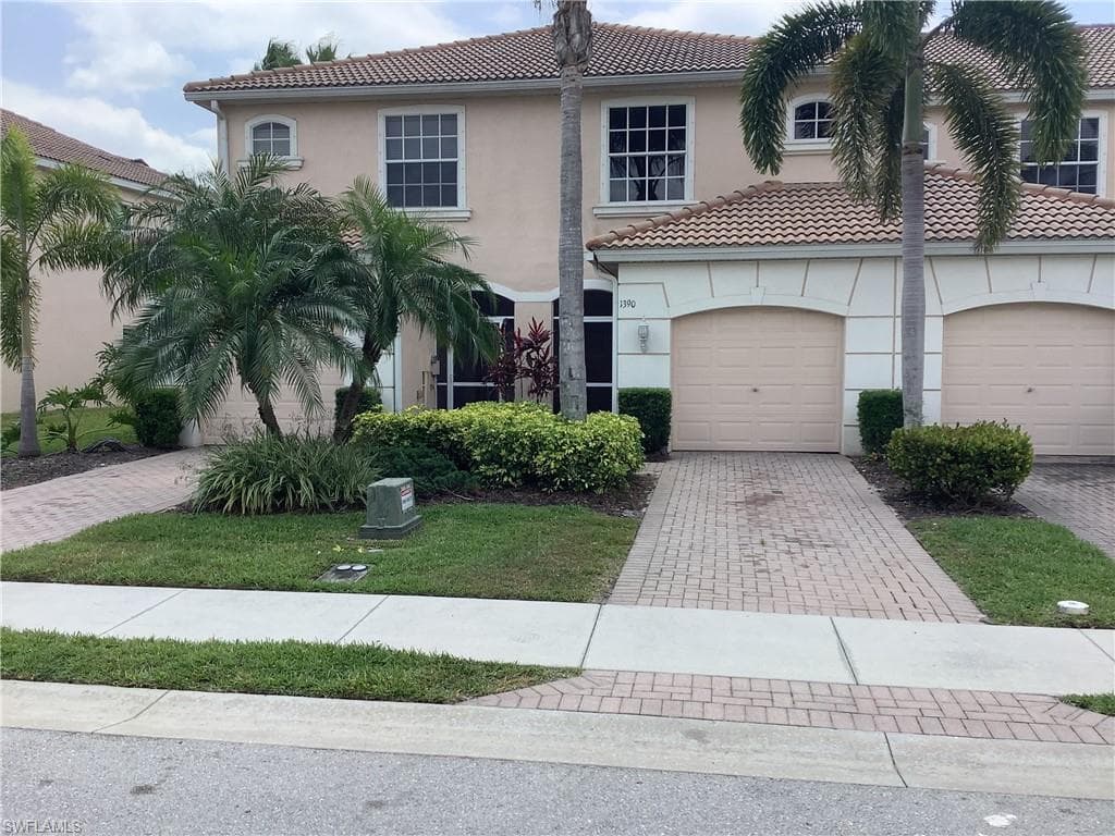 1390 Weeping Willow CT CAPE CORAL, FL 33909