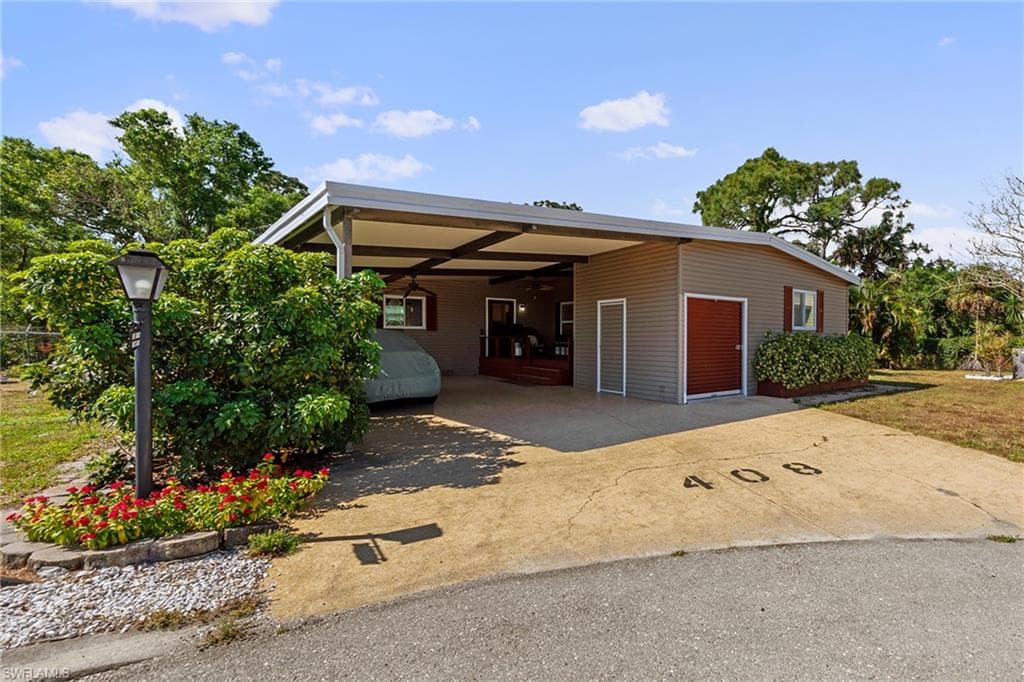 408 Player CT NORTH FORT MYERS, FL 33903