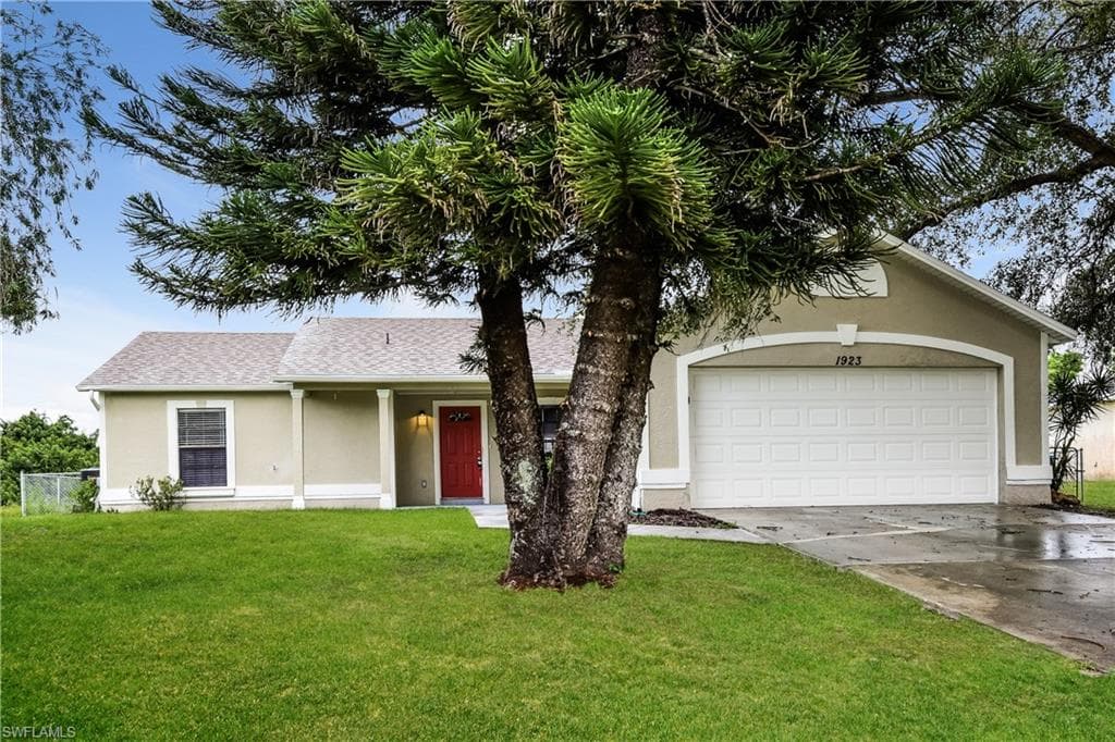 1923 NE 27th TER CAPE CORAL, FL 33909