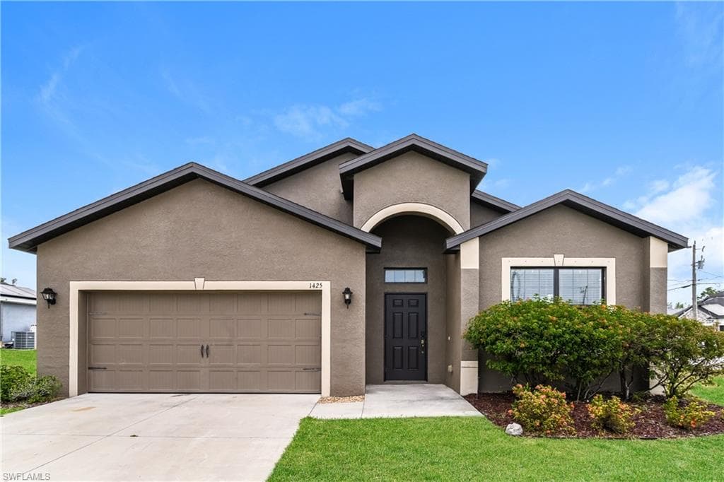 1425 SW 6th AVE CAPE CORAL, FL 33991