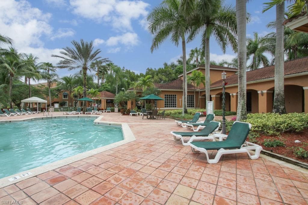 1180 Wildwood Lakes BLVD 202 NAPLES, FL 34104
