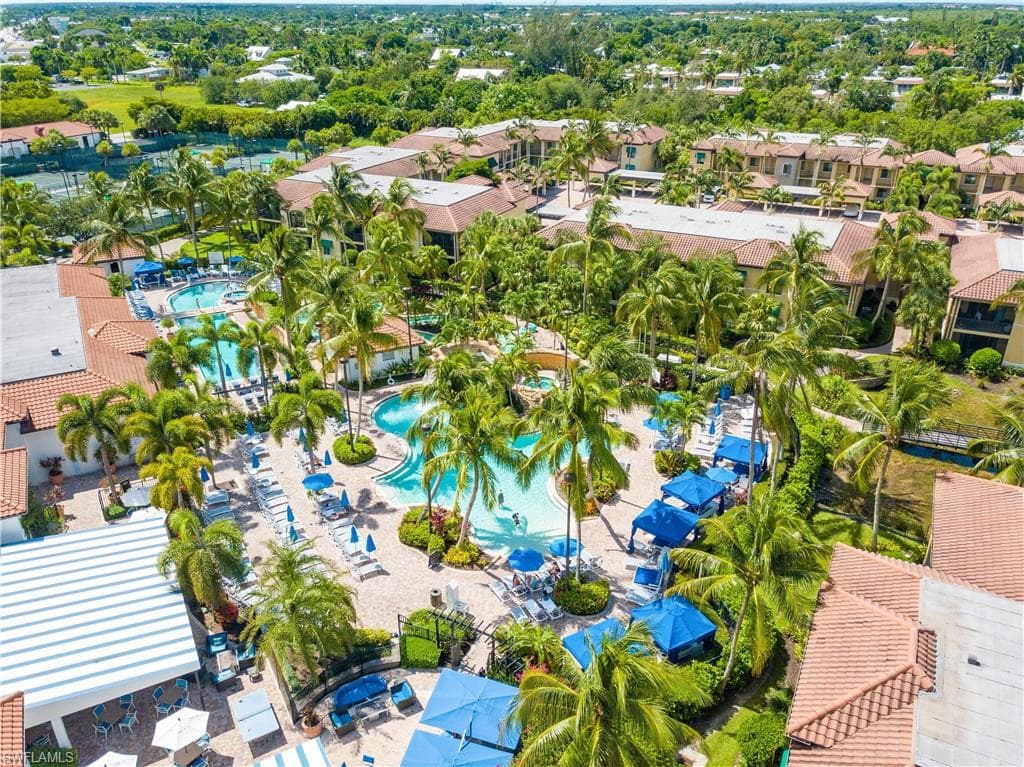 985 Sandpiper ST I-206 NAPLES, FL 34102
