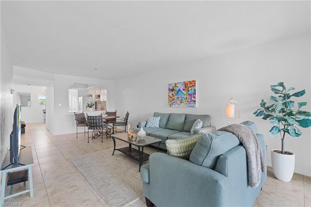 354 Charlemagne BLVD E204 NAPLES, FL 34112