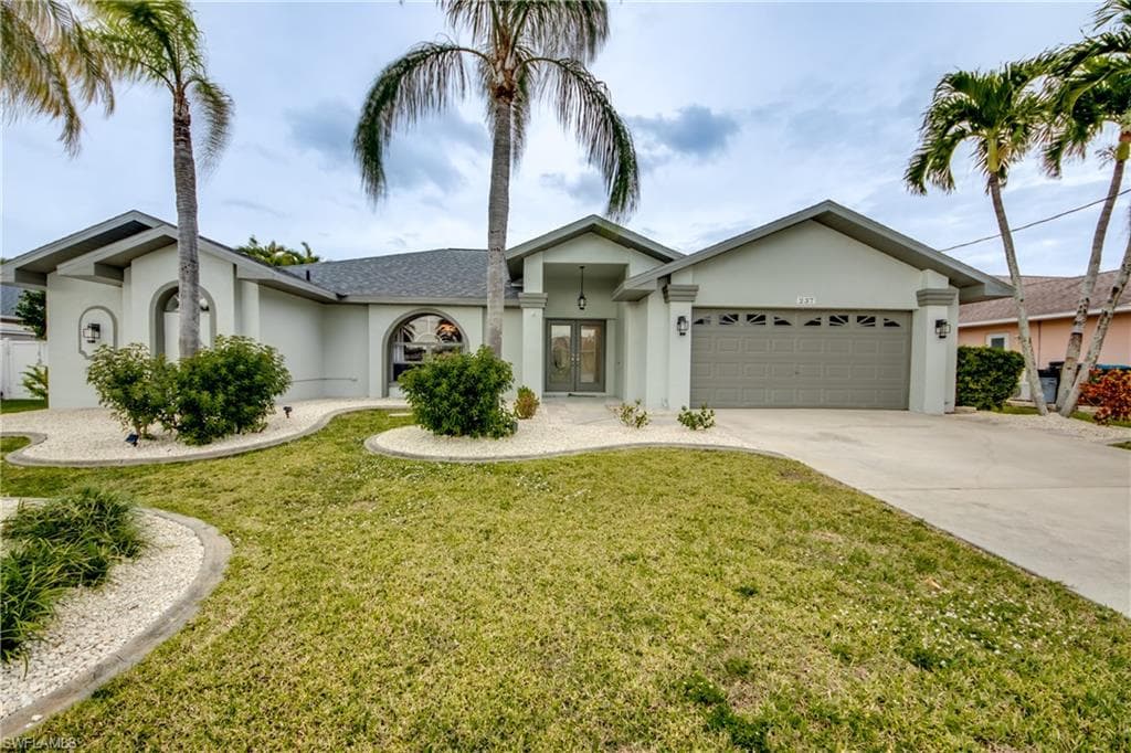 237 SW 44th TER CAPE CORAL, FL 33914
