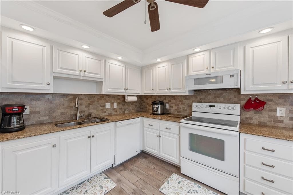 263 Candycane LN 5 NAPLES, FL 34112