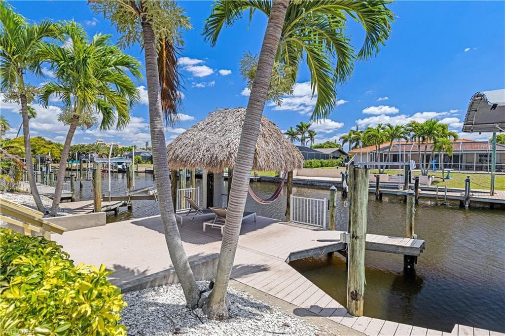 5613 Del Rio CT CAPE CORAL, FL 33904