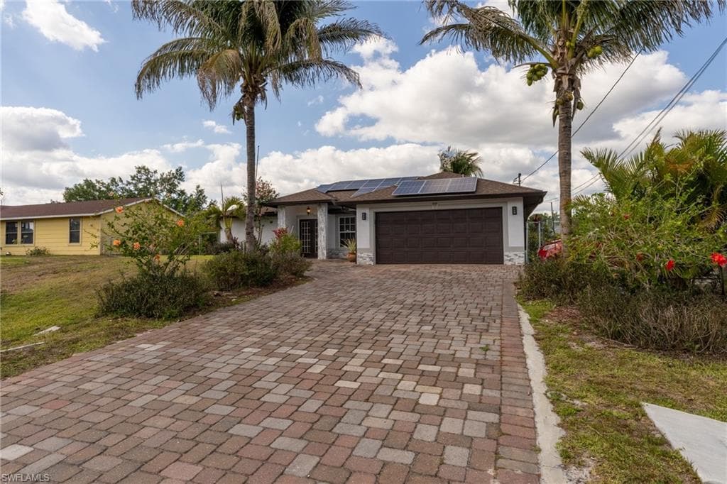 3316 15th ST W LEHIGH ACRES, FL 33971