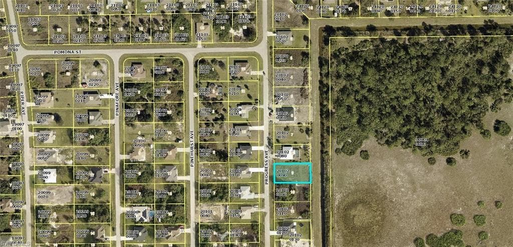 425 Progress AVE LEHIGH ACRES, FL 33974